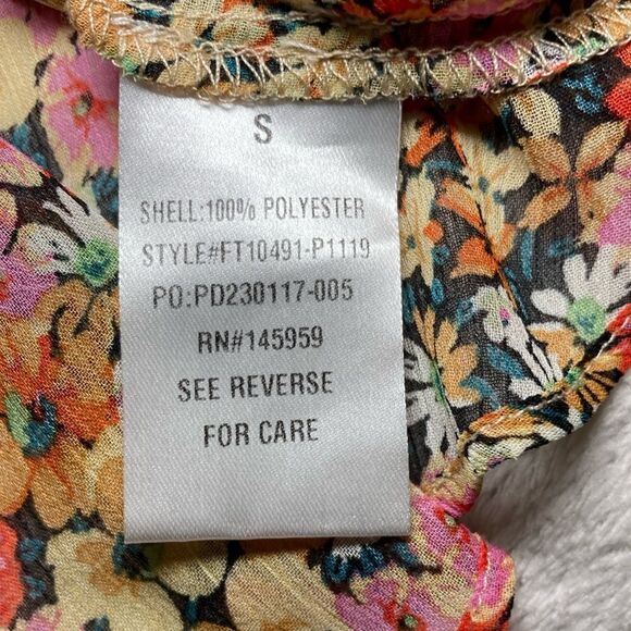 DRESS FORUM S Oversized Flower Bed Ruffled Tie-Front Blouse and Sleeve Tie - Picture 7 of 11